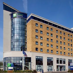 https://holiday-inn-express-london-newbury-park.brighton-hotels-england.com