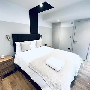 South Charming Ensuite Look Like Designer Appart hôtel